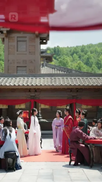 (พากย์) จันทราอาบโลหิต