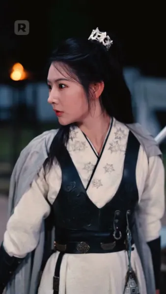 (พากย์) จันทราอาบโลหิต