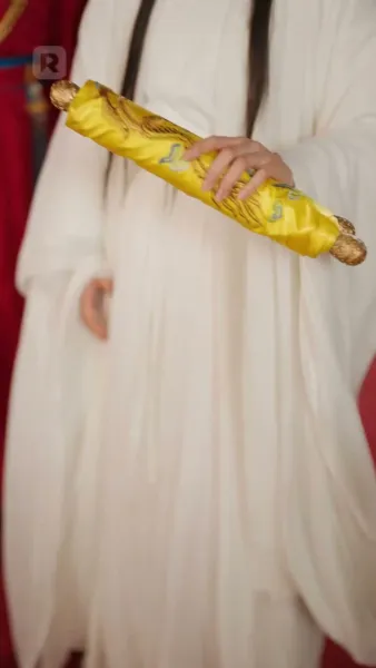 (พากย์) จันทราอาบโลหิต