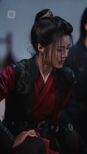 (พากย์) จันทราอาบโลหิต