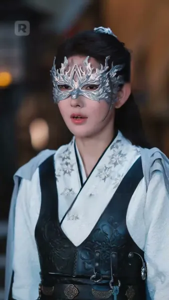 (พากย์) จันทราอาบโลหิต