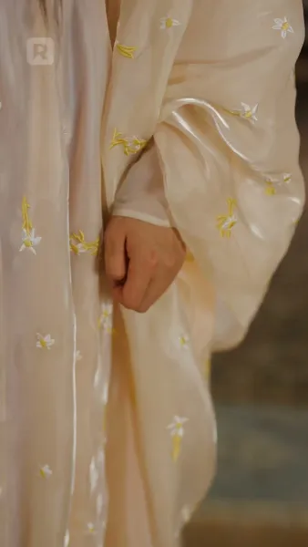 (พากย์) จันทราอาบโลหิต