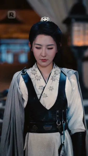 (พากย์) จันทราอาบโลหิต