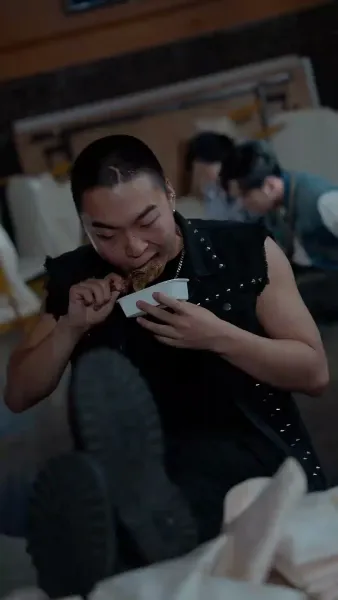 (พากย์เสียง) ความลับบนโต๊ะพนัน