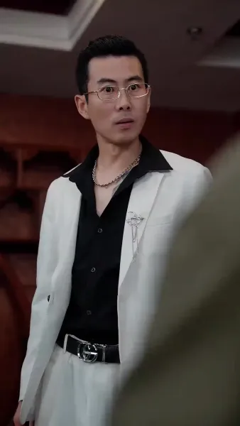 (พากย์เสียง) ความลับบนโต๊ะพนัน