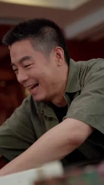 (พากย์เสียง) ความลับบนโต๊ะพนัน