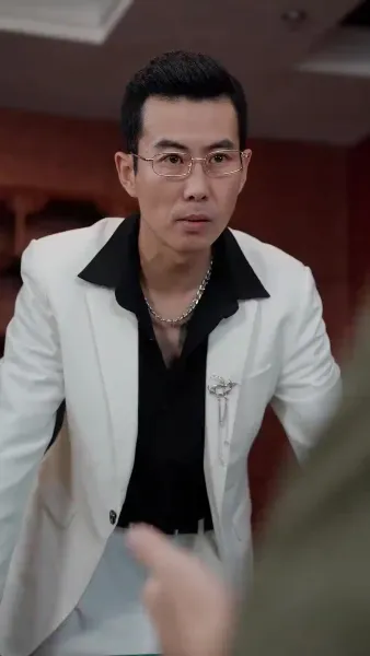 (พากย์เสียง) ความลับบนโต๊ะพนัน