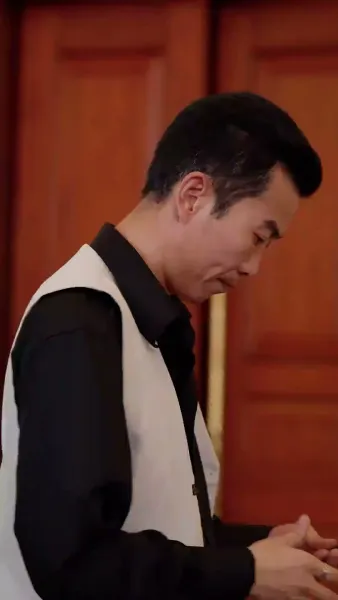 (พากย์เสียง) ความลับบนโต๊ะพนัน