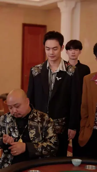 (พากย์เสียง) ความลับบนโต๊ะพนัน