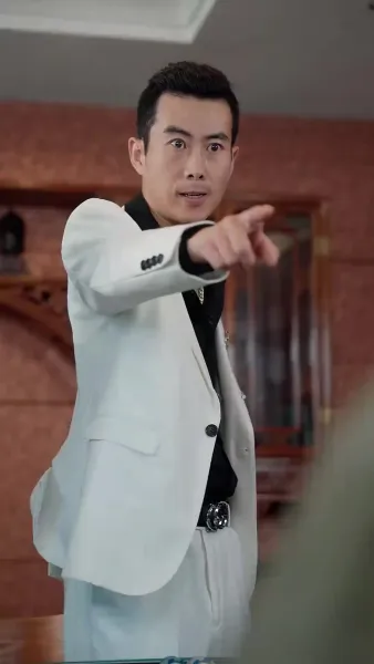 (พากย์เสียง) ความลับบนโต๊ะพนัน