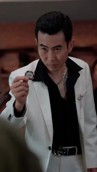 (พากย์เสียง) ความลับบนโต๊ะพนัน