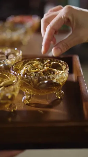 พระสวามีจำเป็น