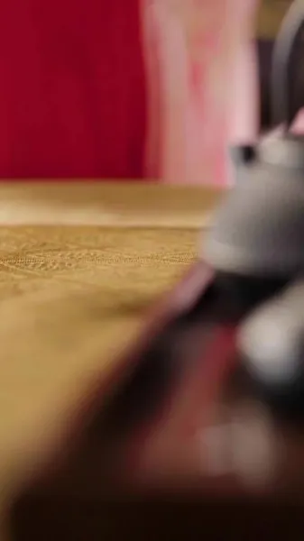 พระสวามีจำเป็น