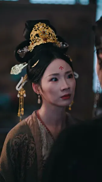 ความลับใต้ชุดบุรุษสู่ความวุ่นวายในจวนอ๋อง