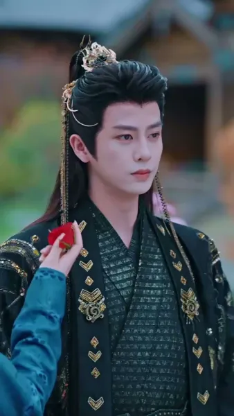 ความลับใต้ชุดบุรุษสู่ความวุ่นวายในจวนอ๋อง