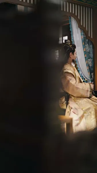 ความลับใต้ชุดบุรุษสู่ความวุ่นวายในจวนอ๋อง