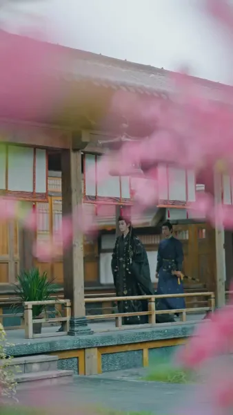 ความลับใต้ชุดบุรุษสู่ความวุ่นวายในจวนอ๋อง