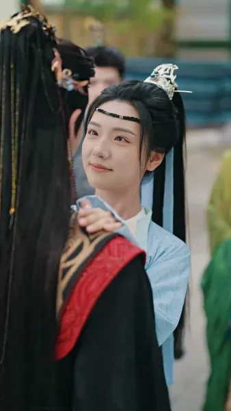 ความลับใต้ชุดบุรุษสู่ความวุ่นวายในจวนอ๋อง