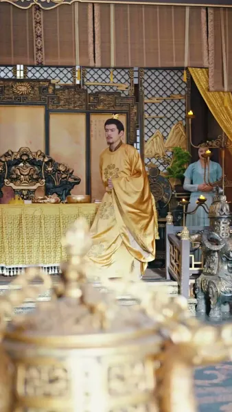 ความลับใต้ชุดบุรุษสู่ความวุ่นวายในจวนอ๋อง