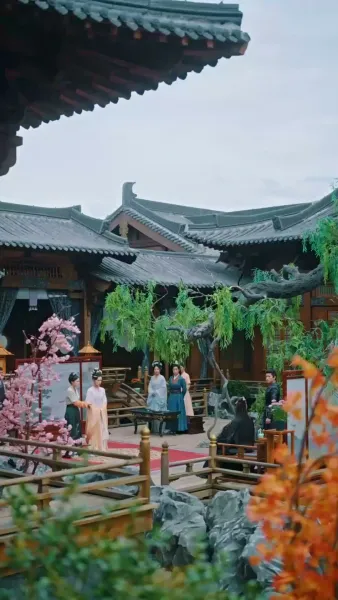 ความลับใต้ชุดบุรุษสู่ความวุ่นวายในจวนอ๋อง