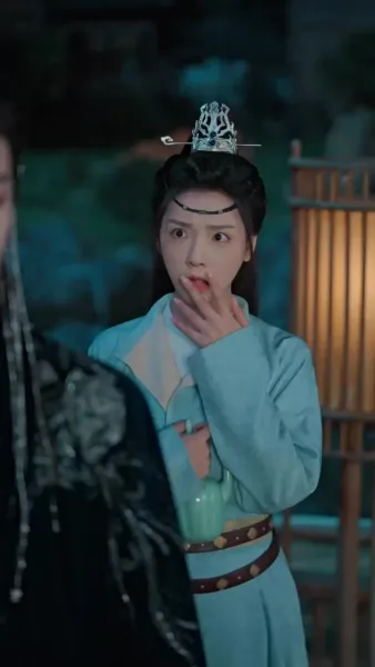 ความลับใต้ชุดบุรุษสู่ความวุ่นวายในจวนอ๋อง