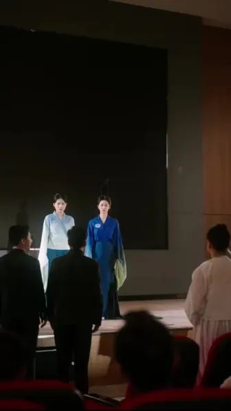 เงารักในเวทีแห่งฝัน