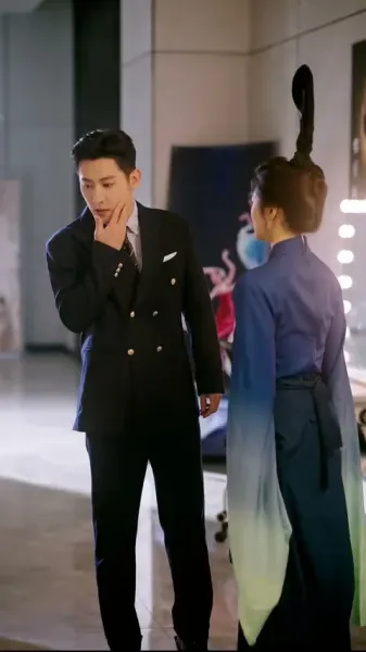 เงารักในเวทีแห่งฝัน