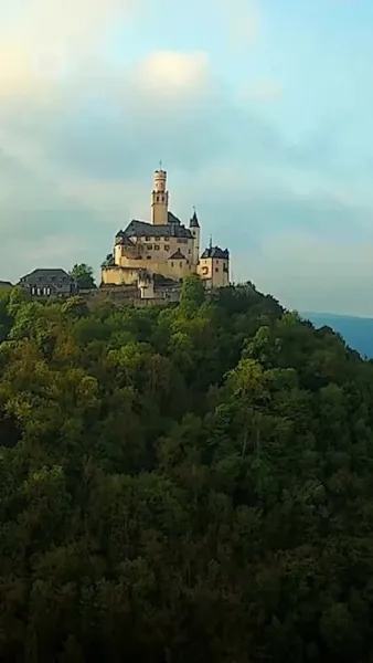 ศักดิ์ศรีแห่งตระกูล:  การกลับมาของเซียนยุทธ์