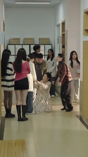 （พากย์ไทย）อุ้มรักสาวโรงงาน