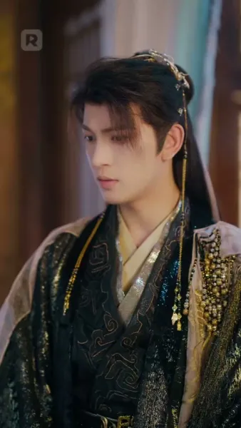 เพลิงแค้นสีชาด: บ่วงรักจักรพรรดิ