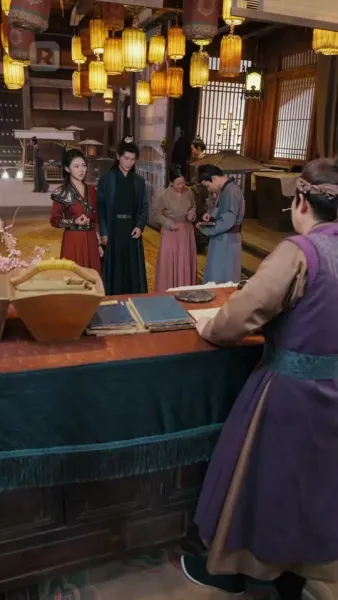 เพลิงแค้นสีชาด: บ่วงรักจักรพรรดิ