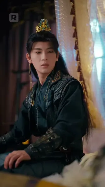 เพลิงแค้นสีชาด: บ่วงรักจักรพรรดิ