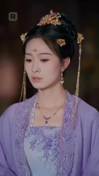 เพลิงแค้นสีชาด: บ่วงรักจักรพรรดิ