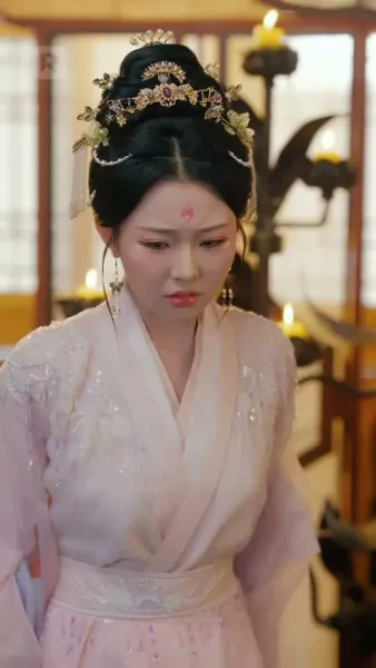 เพลิงแค้นสีชาด: บ่วงรักจักรพรรดิ