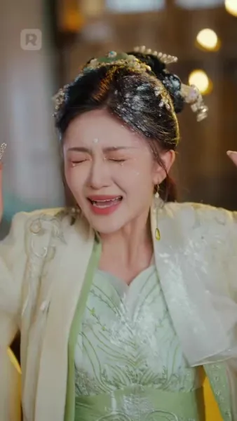 เพลิงแค้นสีชาด: บ่วงรักจักรพรรดิ