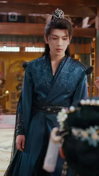 เพลิงแค้นสีชาด: บ่วงรักจักรพรรดิ