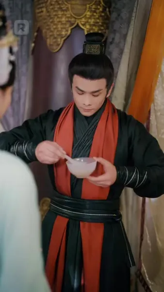 เพลิงแค้นสีชาด: บ่วงรักจักรพรรดิ