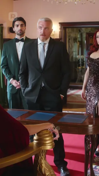 บัลลังก์ไร้น้ำตา