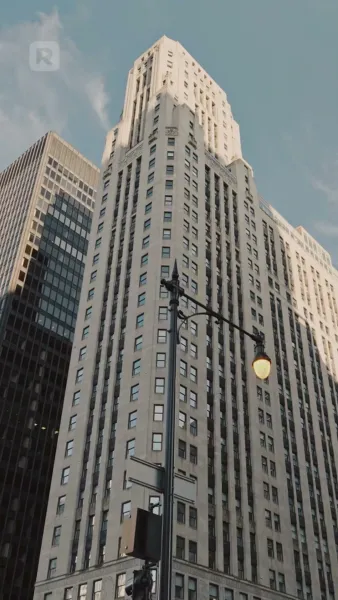 บัลลังก์ไร้น้ำตา