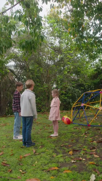 บัลลังก์ไร้น้ำตา