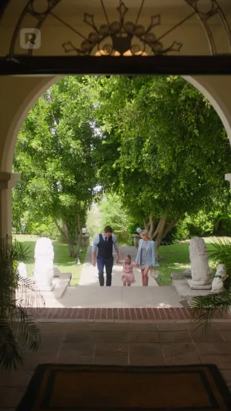 บัลลังก์ไร้น้ำตา