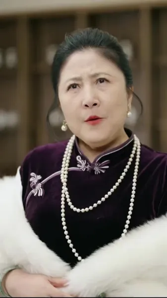  มังกรที่ถูกจองจำโบยบิน