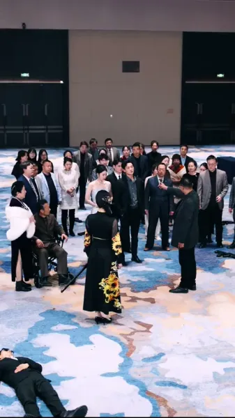  มังกรที่ถูกจองจำโบยบิน