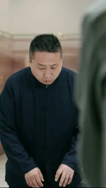  มังกรที่ถูกจองจำโบยบิน