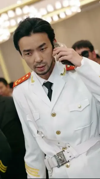  มังกรที่ถูกจองจำโบยบิน