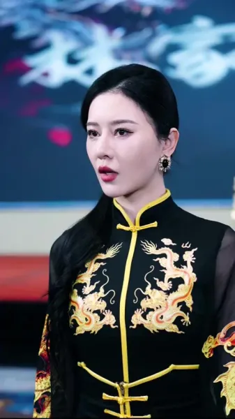  มังกรที่ถูกจองจำโบยบิน