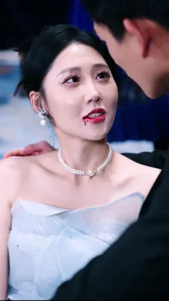  มังกรที่ถูกจองจำโบยบิน