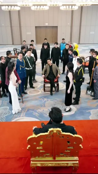  มังกรที่ถูกจองจำโบยบิน