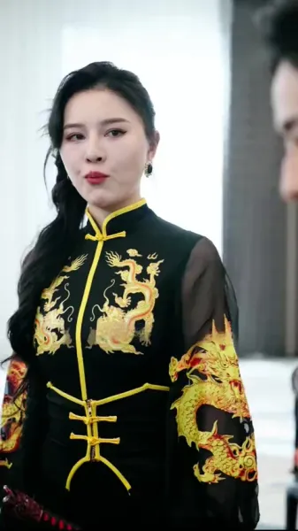  มังกรที่ถูกจองจำโบยบิน