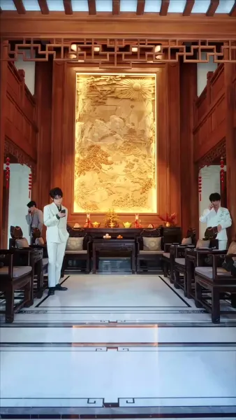 ผู้มาเยือนจากอดีต